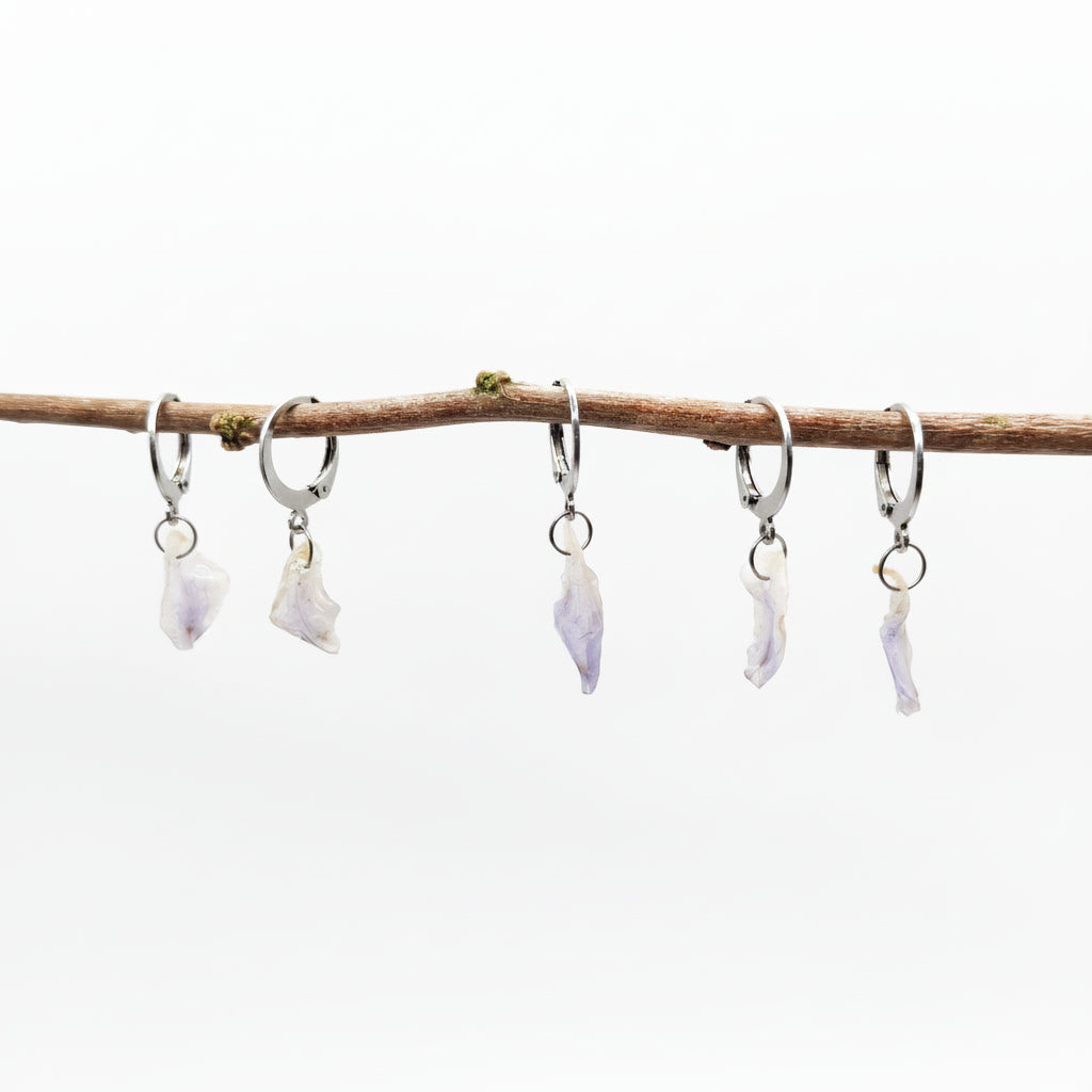 Fey Delphinium - Boucles d'oreilles en pétales séchés
